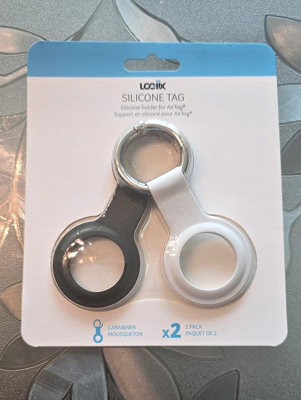 LOGIIX Silicone Tag 2-Pack Black & White Silicone AirTag Holders NWT